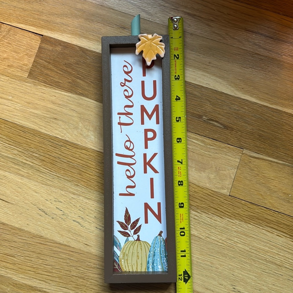 NWT - hello there Pumpkin sign